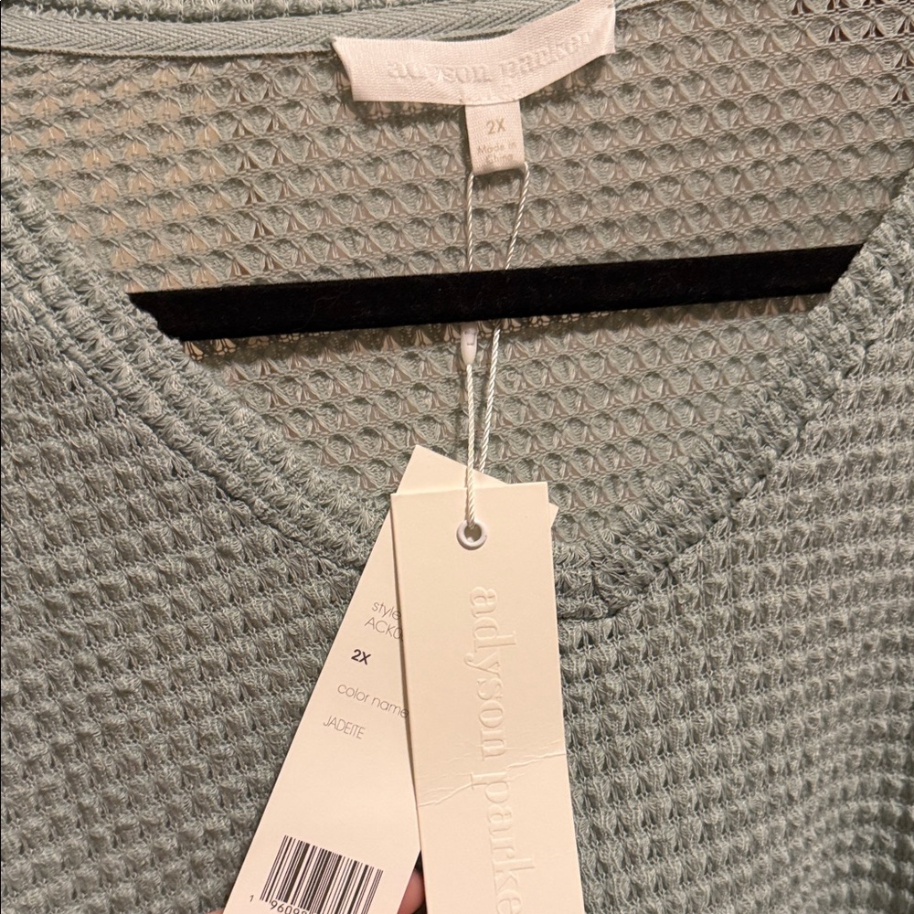 NWT Adyson Parker Textured V-Neck Sweater in Soft Blue 2X - Picture 2 of 3